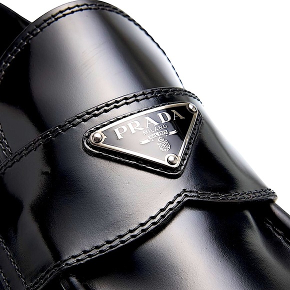 PRADA - Picture 4 of 16